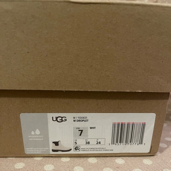 I got two pairs for my birthday so I’m selling one - Picture 2 of 2